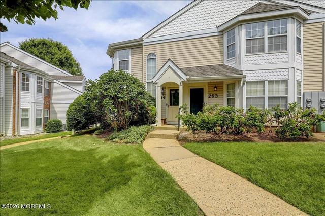 264 Tulip Ln, Freehold, NJ 07728