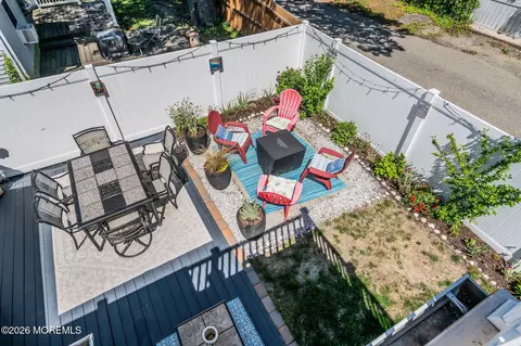Exterior - 442 Mohawk Dr, Brick, NJ 08723 photo 1 of 9