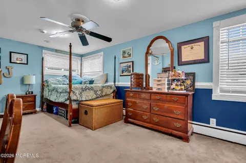 Bedroom - 442 Mohawk Dr, Brick, NJ 08723 photo 3 of 5