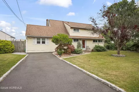 4 Farmbrook Dr, Old Bridge, NJ 08857 photo 2