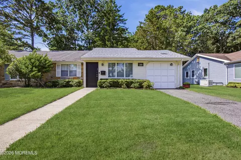78 Camelia Ct # B, Lakewood, NJ 08701