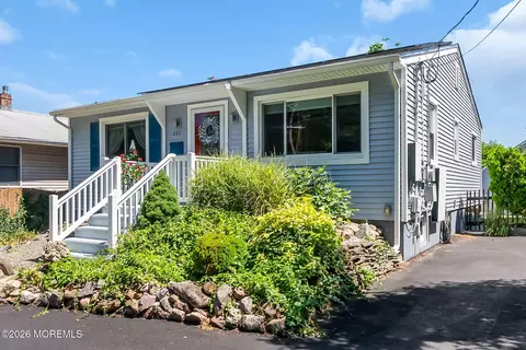 280 Navesink Ave, Highlands, NJ 07732
