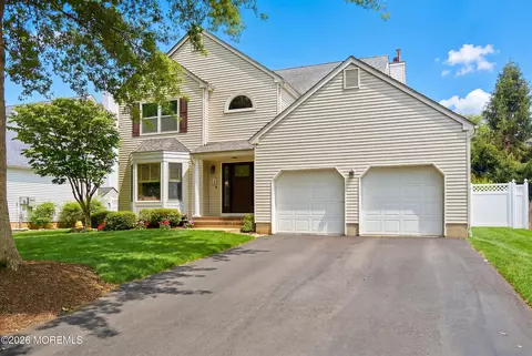 92 Meadow Dr, Shrewsbury, NJ 07702