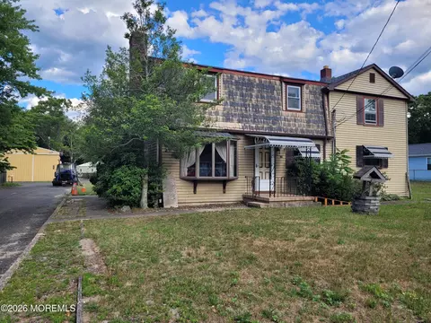 1198 Maxim Southard Rd, Howell, NJ 07731