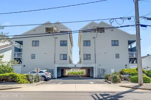29 21st Ave #10, Seaside Park, NJ 08752