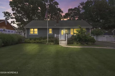 1216 Sleepy Hollow Rd, Point Pleasant, NJ 08742