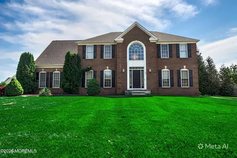10 Nicole Ct, Freehold, NJ 07728