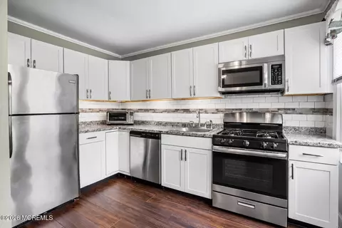 124 Belshaw Ave, Eatontown, NJ 07724