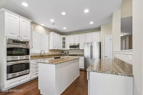 Kitchen - 23 Cape May Ct, Waretown, NJ 08758 photo 2 of 4