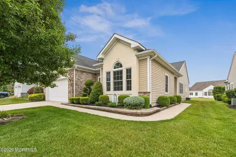 23 Cape May Ct, Waretown, NJ 08758