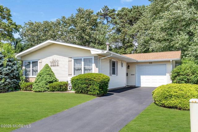 30 Phillips Rd, Brick, NJ 08724