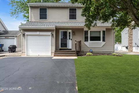 786 Garfield Ave, Toms River, NJ 08753