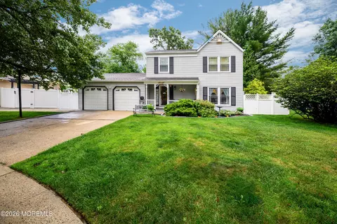 4 Boston Ct, Howell, NJ 07731