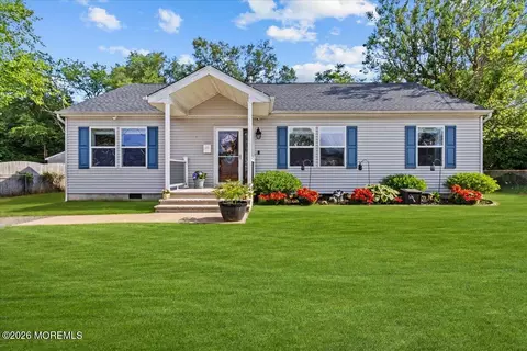 424 Brookforest Dr, Toms River, NJ 08757