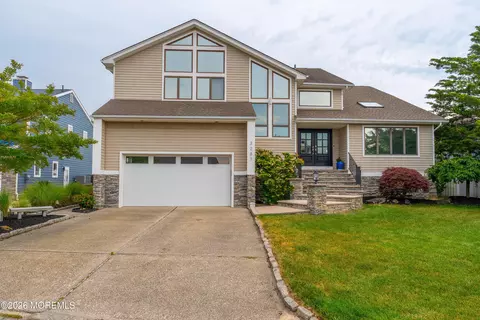 3287 Long Point Dr, Toms River, NJ 08753
