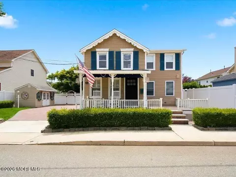 16 Clinton St, Matawan, NJ 07747