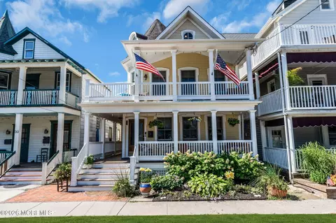 32 Heck Ave, Ocean Grove, NJ 07756
