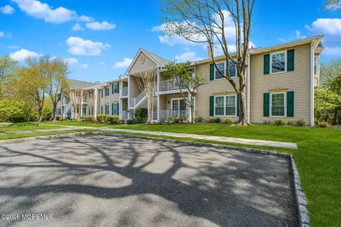 75 Players Cir, Tinton Falls, NJ 07724