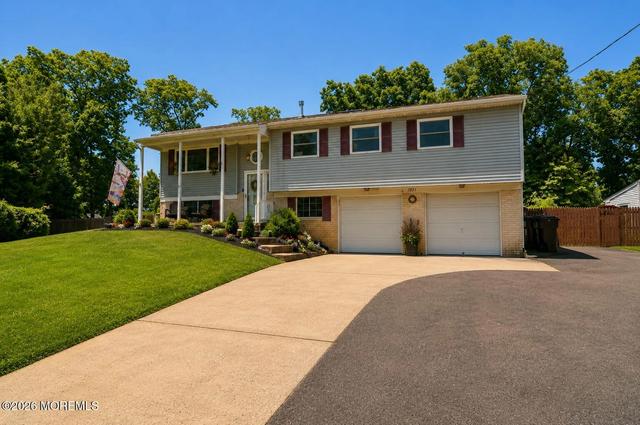1031 Zircon Dr, Toms River, NJ 08753