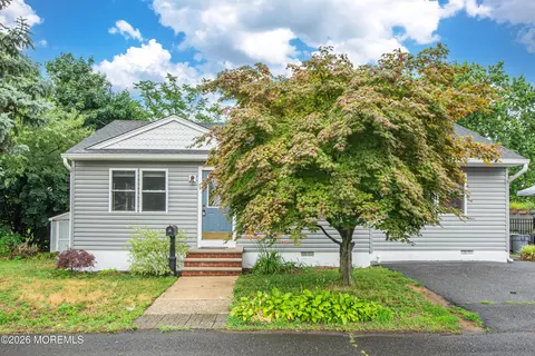 1 Luppatatong Ave, Keyport, NJ 07735