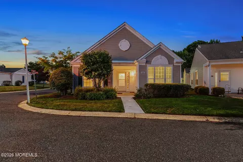 527 Harrier Dr #527, Monroe, NJ 08831