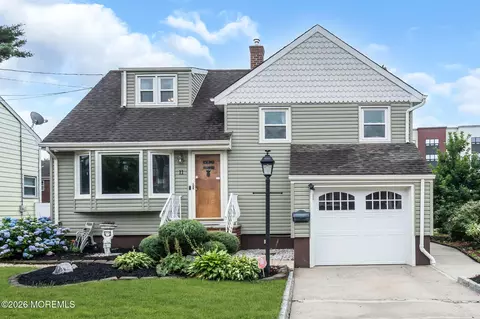 11 E Grove Ave, Woodbridge, NJ 07095