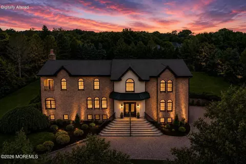 8 Tiberon Dr, Holmdel, NJ 07733