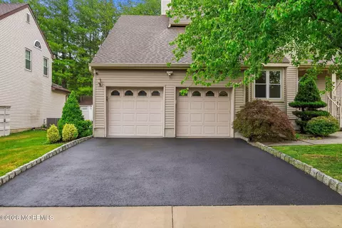 29 Enclosure Dr, Morganville, NJ 07751