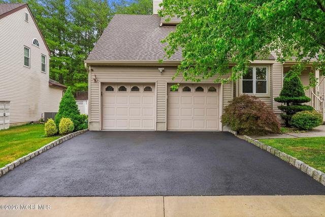 29 Enclosure Dr, Morganville, NJ 07751