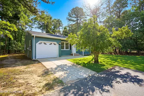 6 Orchard Dr, Whiting, NJ 08759