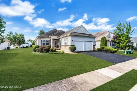 20 Donatello Dr, Manchester, NJ 08759