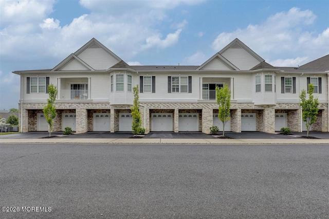 213 Picadilly Dr, Morganville, NJ 07751