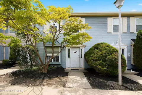 165 Bristol Ct, Lakewood, NJ 08701