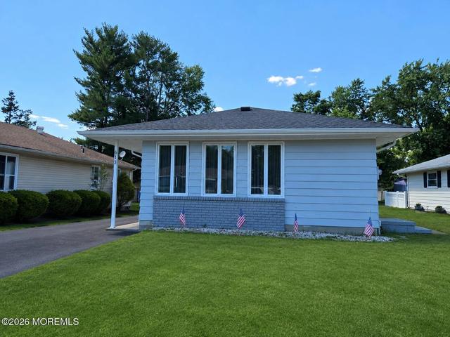 613 Jamaica Blvd, Toms River, NJ 08757