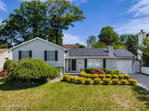738 Manor Dr, Brick, NJ 08723