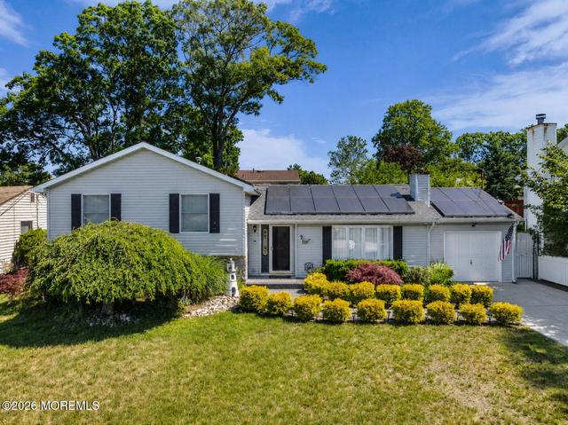 738 Manor Dr, Brick, NJ 08723