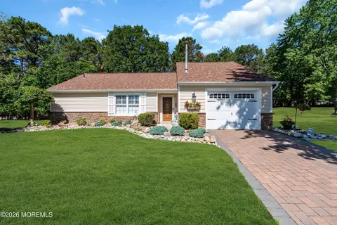 6 Surrey Ct, Forked River, NJ 08731