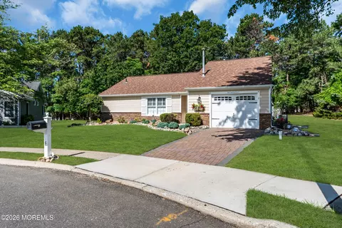 Exterior - 6 Surrey Ct, Forked River, NJ 08731 photo 2 of 12