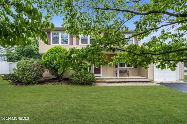 1813 Bismarck St, Toms River, NJ 08757