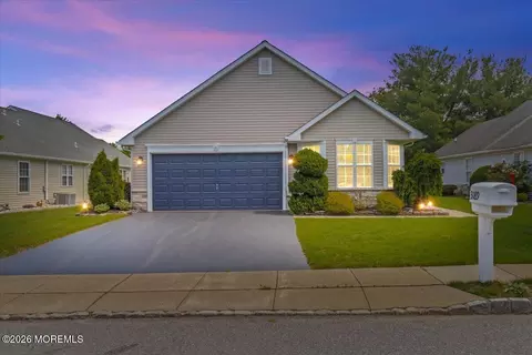 3189 Dillon Ln, Toms River, NJ 08755