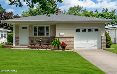 106 Fort De France Ave, Toms River, NJ 08757