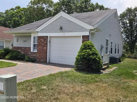 9 Dove Tree Ct, Barnegat, NJ 08005