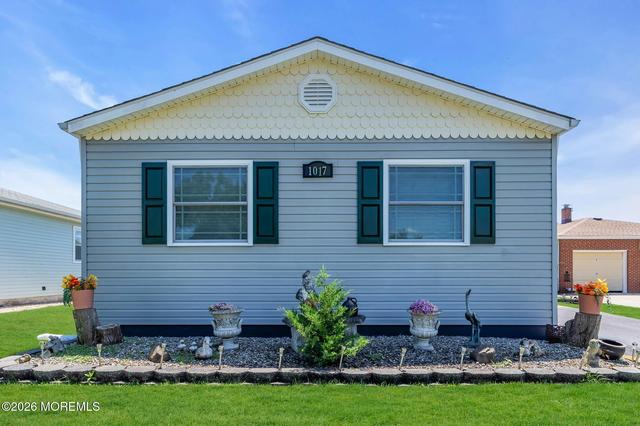 1017 Camino Real Ct, Toms River, NJ 08757