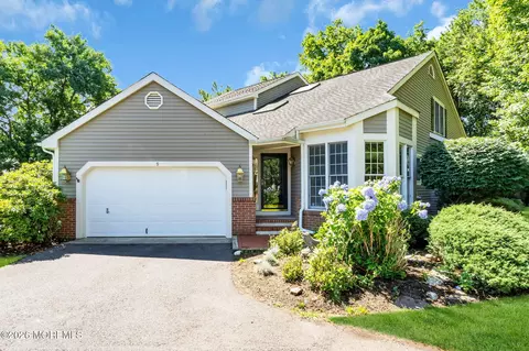 9 Country Ln #11, Little Silver, NJ 07739