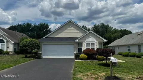 38 Morning Glory Ln, Lakewood, NJ 08701