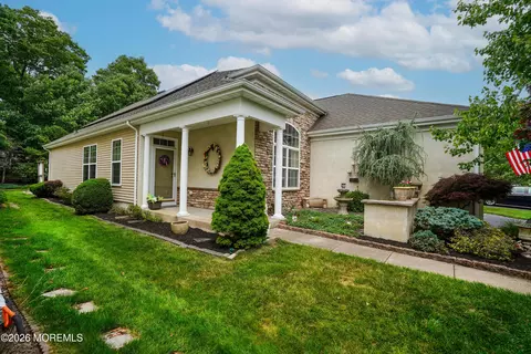 36 Newport St, Barnegat, NJ 08005