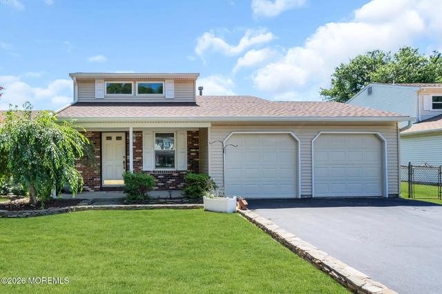47 Peachstone Rd, Howell, NJ 07731