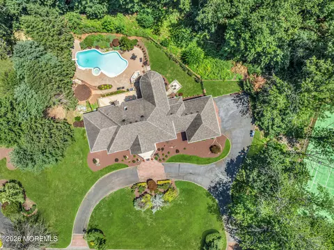 427 Fawns Run, Morganville, NJ 07751