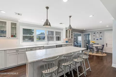 91 S Ward Ave, Rumson, NJ 07760