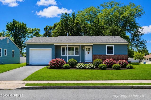 80 Brakenbury Dr, Toms River, NJ 08757